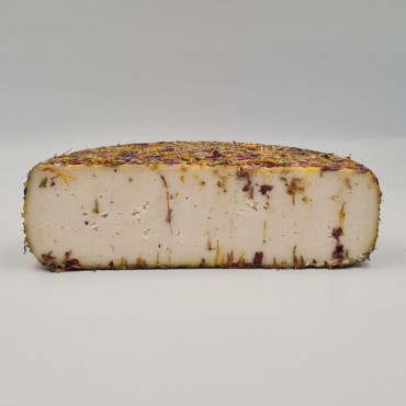 Tomme de chèvre aux fleurs